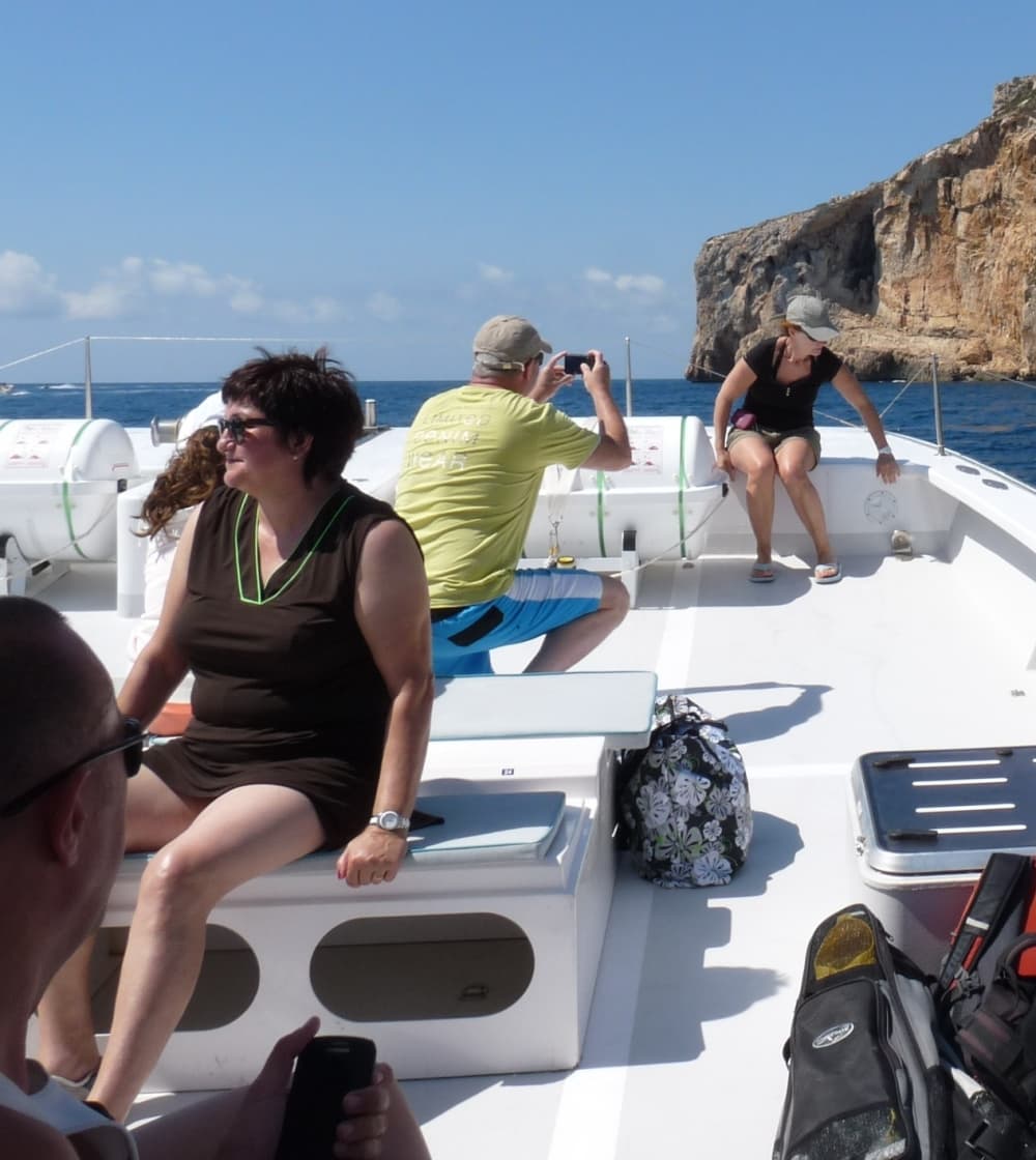 Experiência de um dia inteiro navegando em um catamarã em Calp