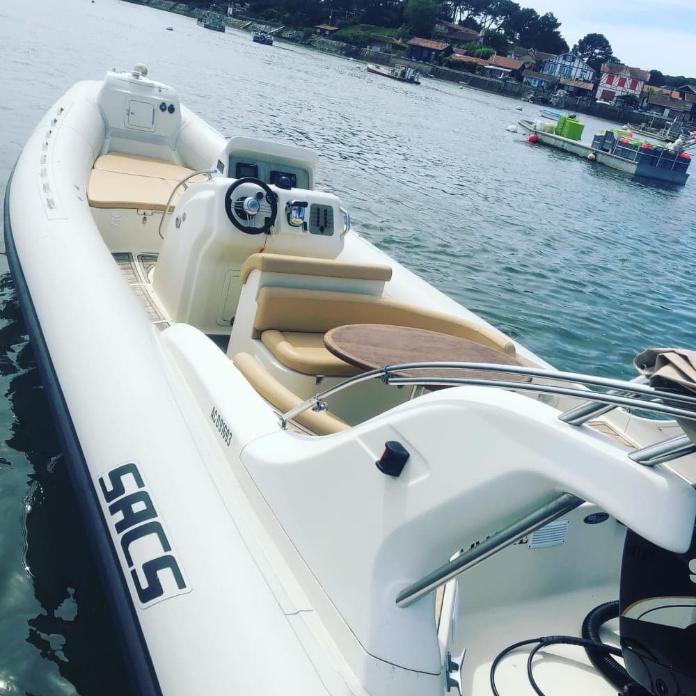 4h to discover Lège-Cap-Ferret on a motorboat