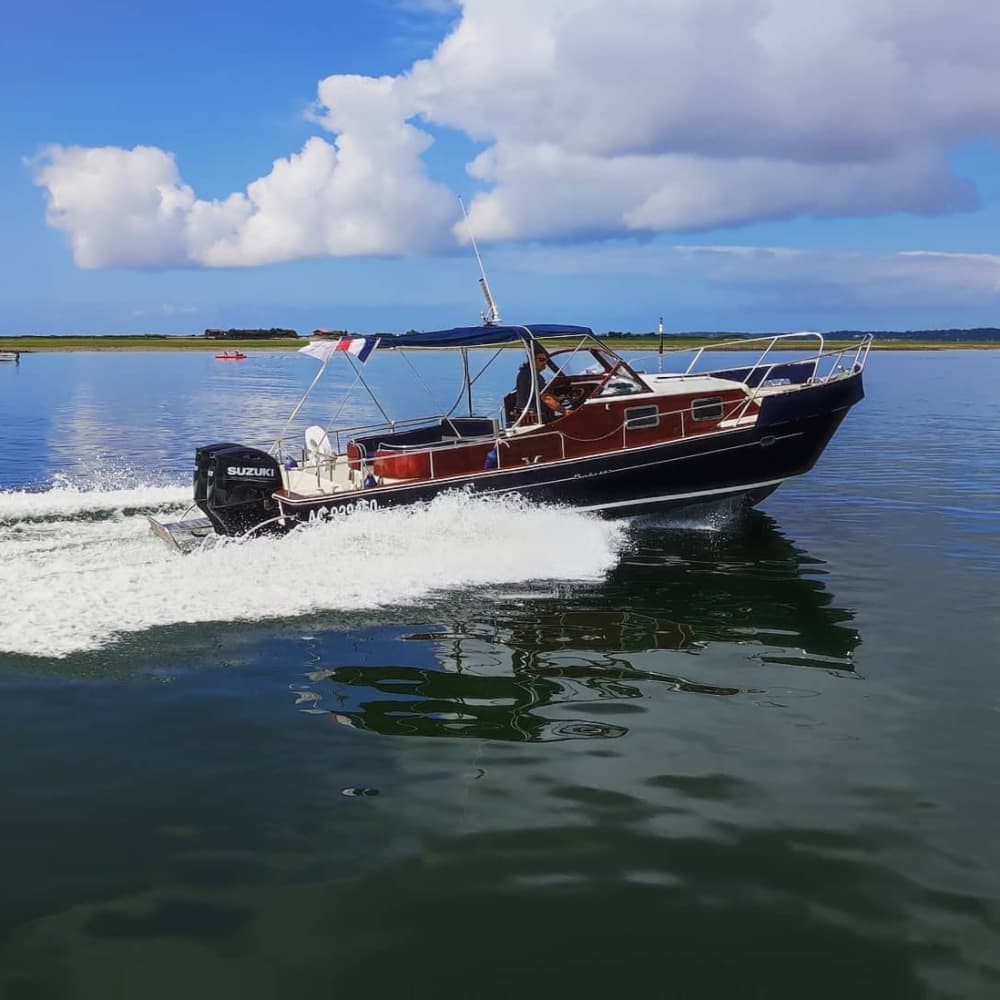 Découvrez Lège-Cap-Ferret : une demi-journée de pur plaisir en bateau à moteur