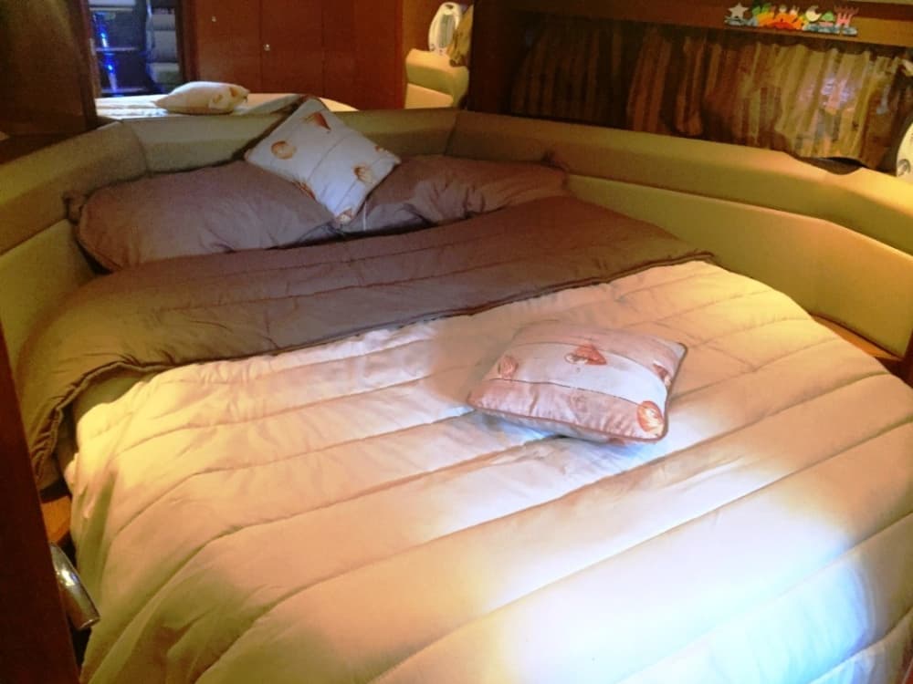 Ваш день в Санремо: Арендуйте моторную лодку и проведите целый день, исследуя окрестности.