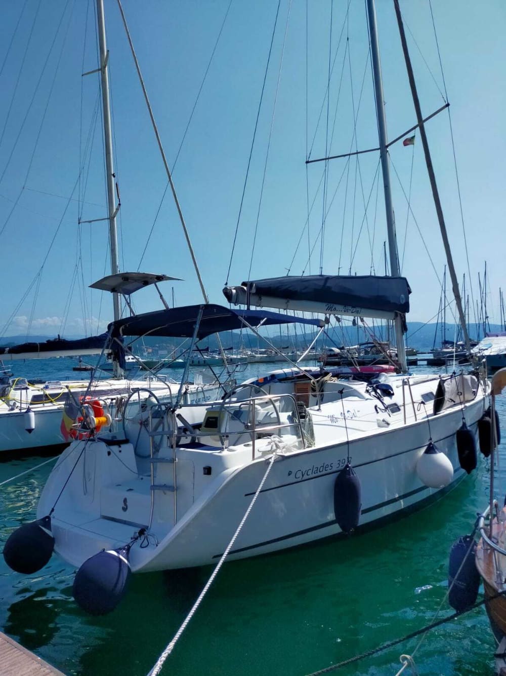 Einen Tag lang Kap Miseno entdecken: Das wahre Dolce Vita auf einem Segelboot