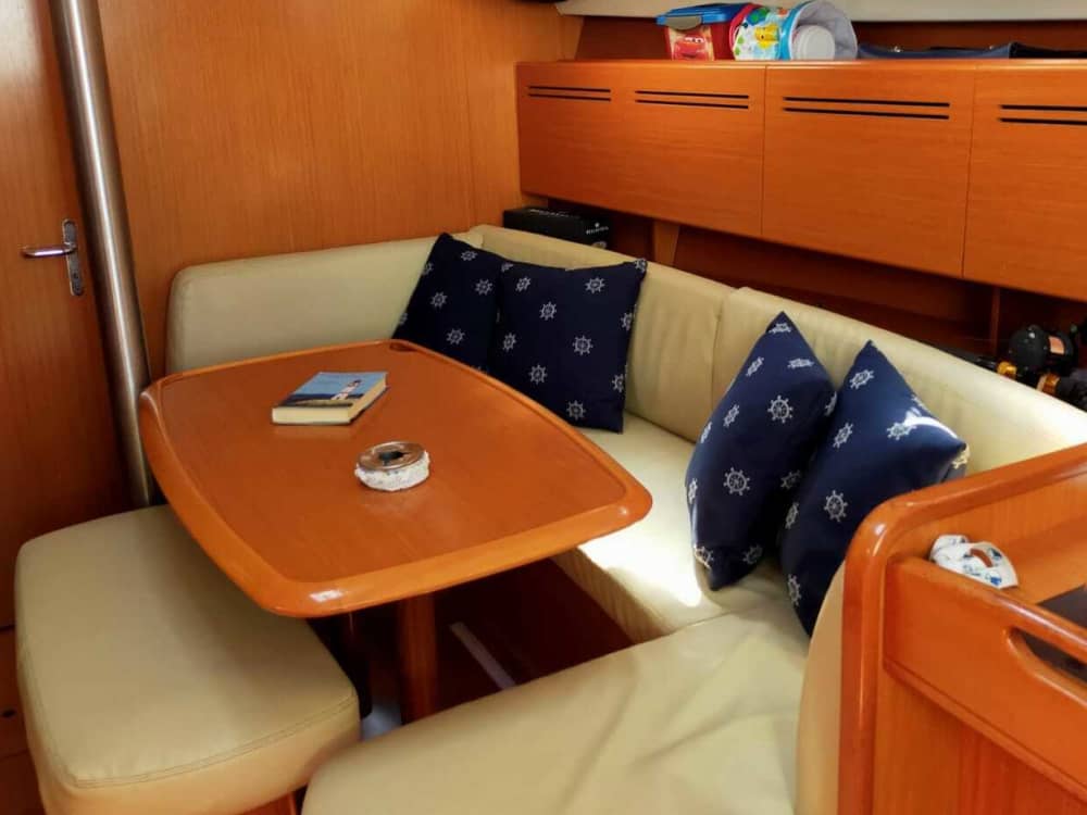 Einen Tag lang Kap Miseno entdecken: Das wahre Dolce Vita auf einem Segelboot