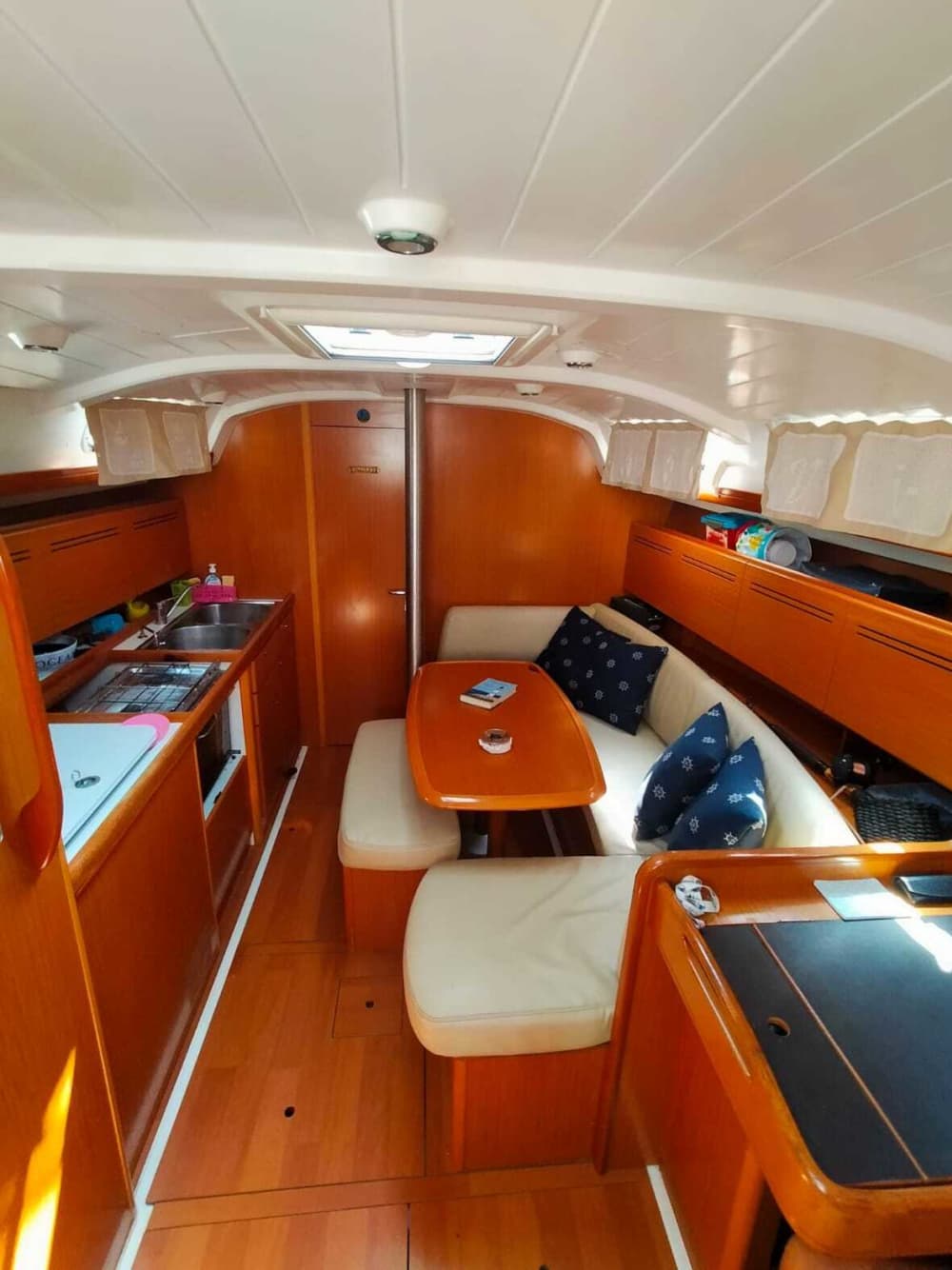 Einen Tag lang Kap Miseno entdecken: Das wahre Dolce Vita auf einem Segelboot