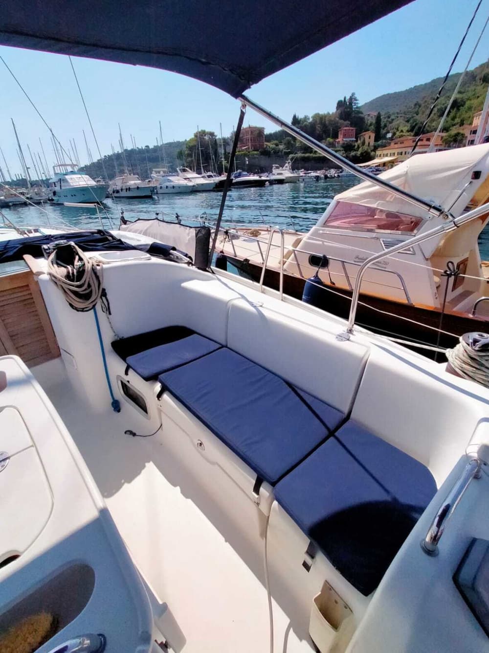 Einen Tag lang Kap Miseno entdecken: Das wahre Dolce Vita auf einem Segelboot