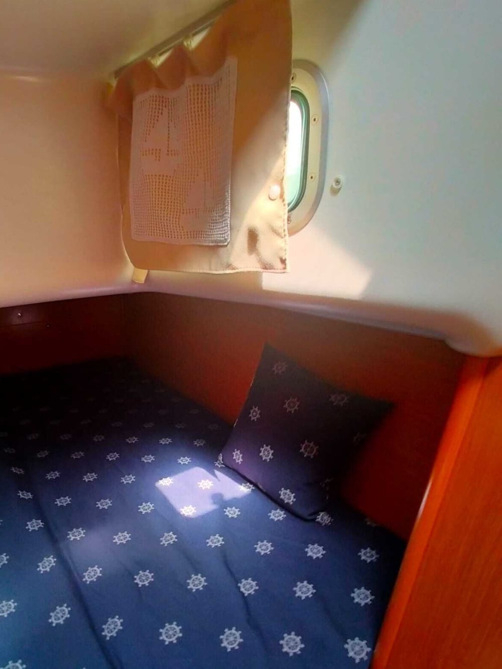 Einen Tag lang Kap Miseno entdecken: Das wahre Dolce Vita auf einem Segelboot