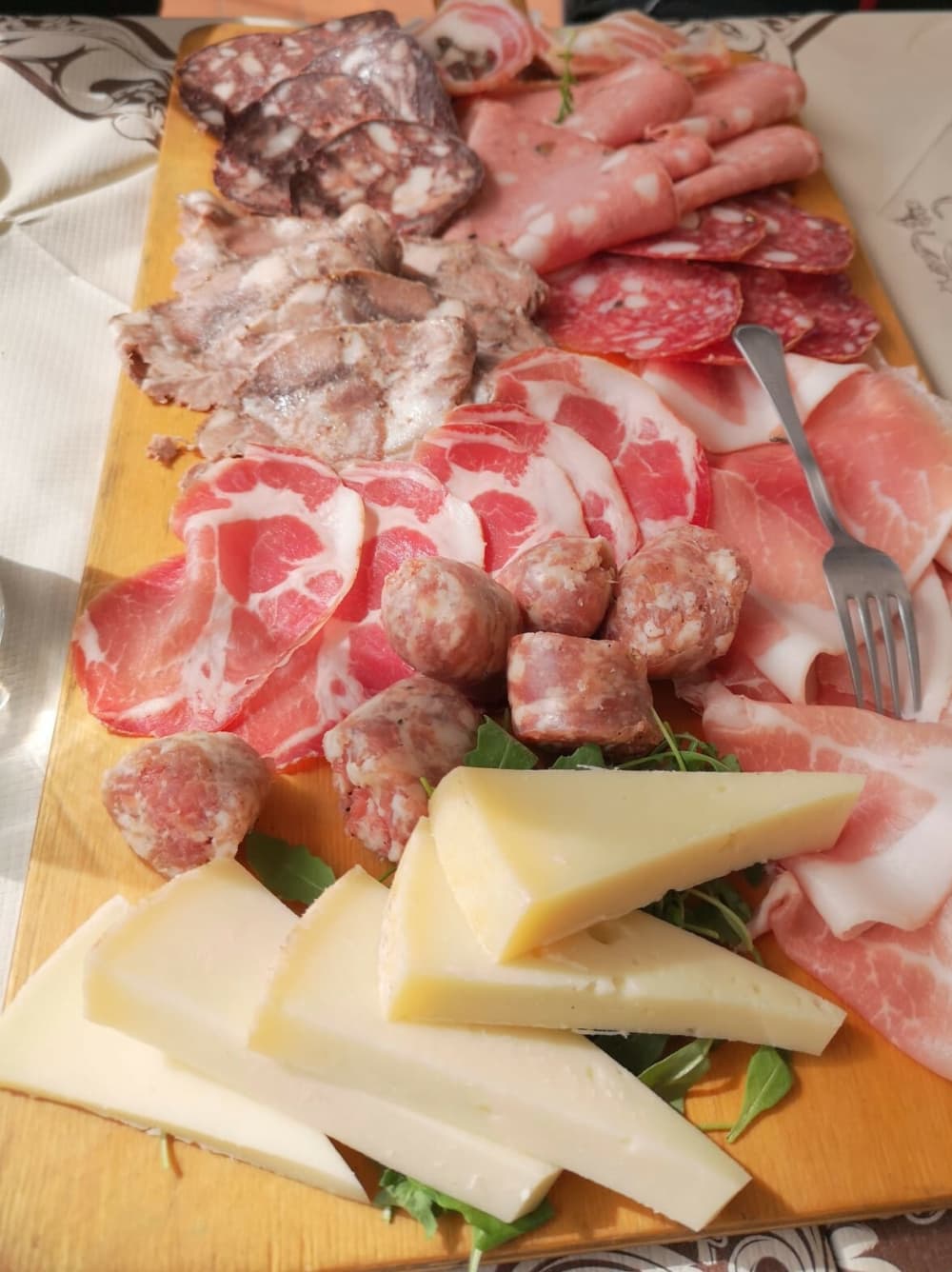 Goditi 8 ore e 30 minuti a bordo di un motoscafo per esplorare San Vincenzo.