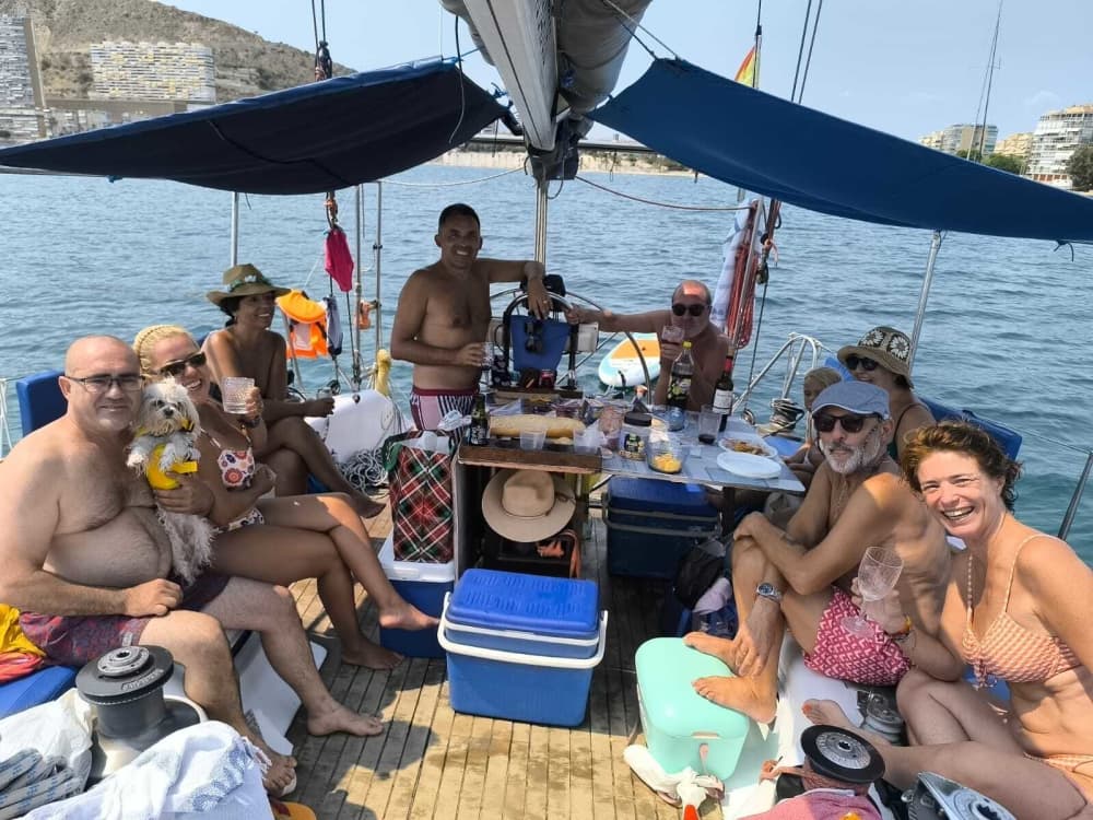 Discover Alicante on a full-day sailing trip