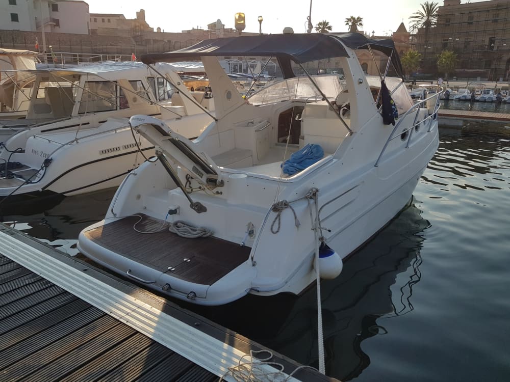 Ziua ta în Palermo: Închiriază o barcă cu motor pentru o zi întreagă de descoperiri