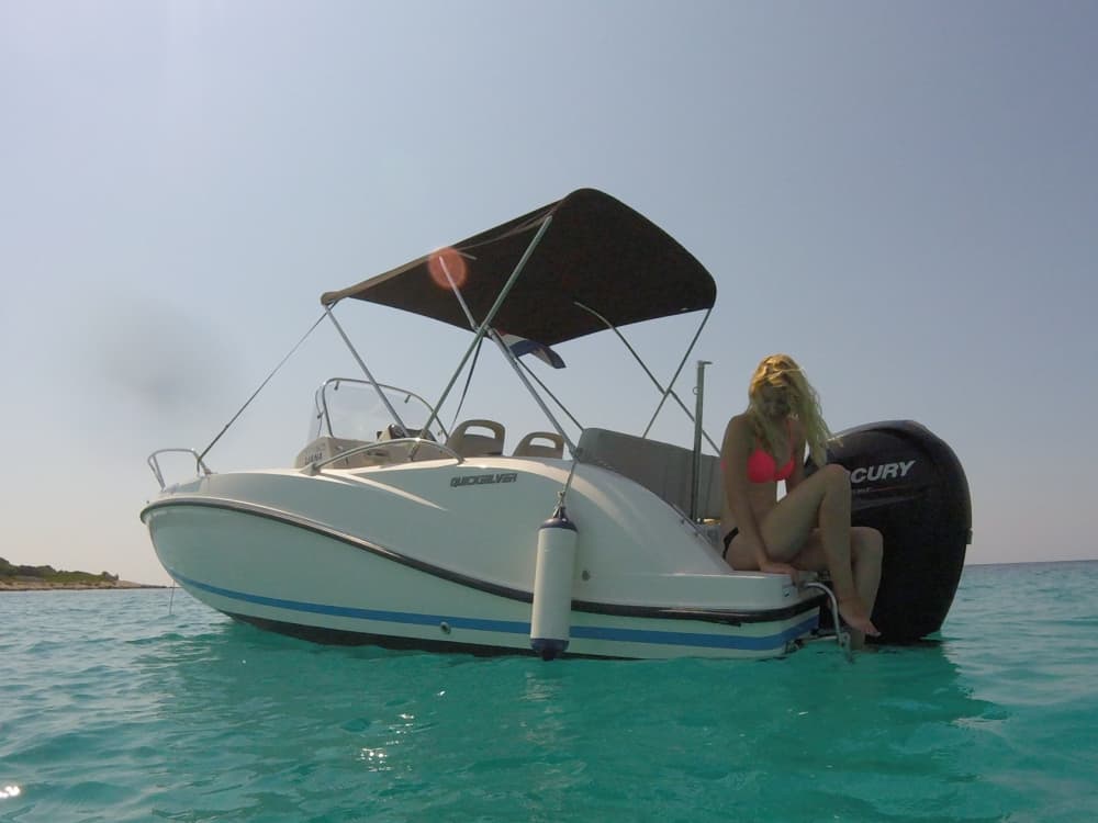 La grotte bleue et l'évasion dalmatienne