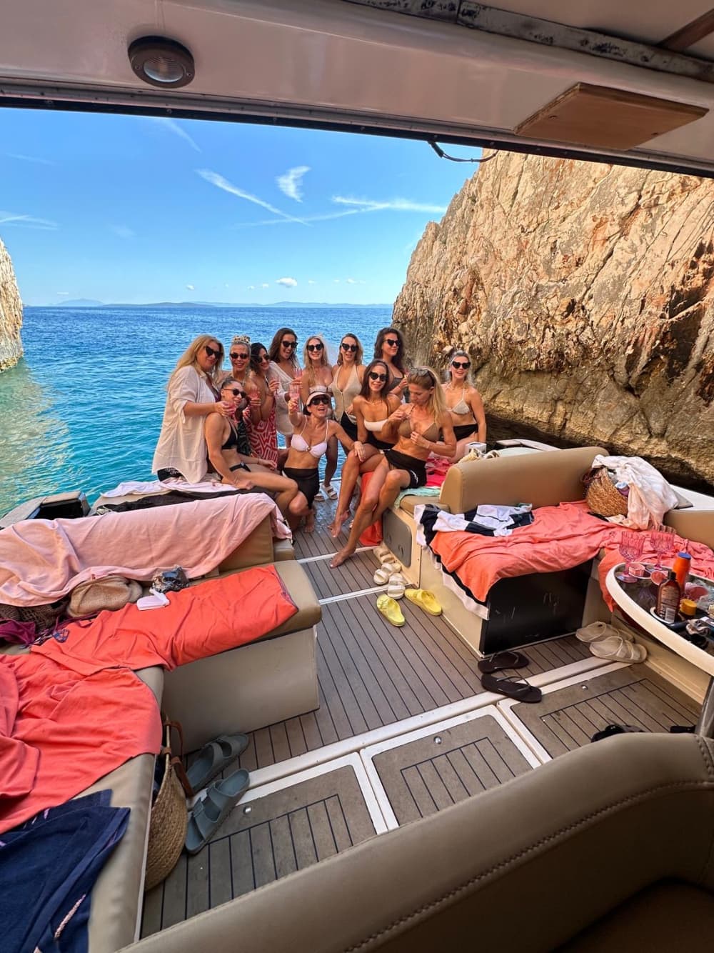 Vitamin-D-Auszeit: Ganztägige private Bootstour an Hvars sonnigster Südküste