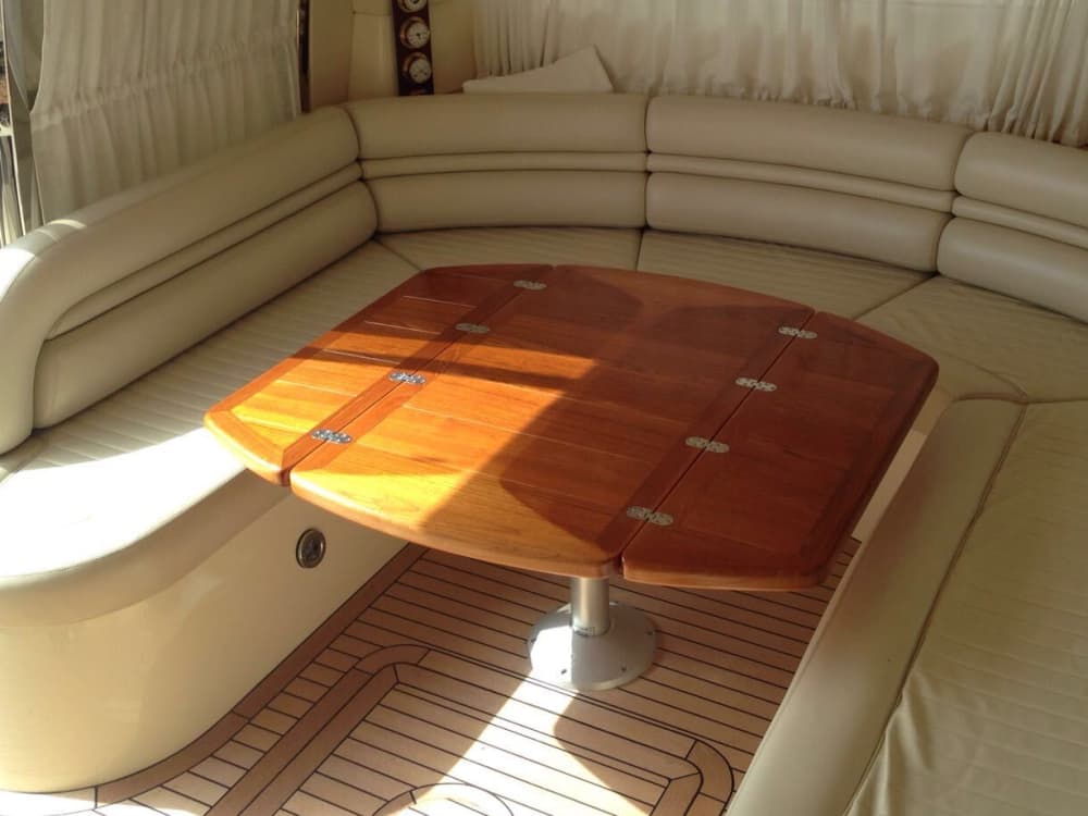 Vues imprenables sur Syracuse : une journée exceptionnelle à bord d’un yacht à moteur