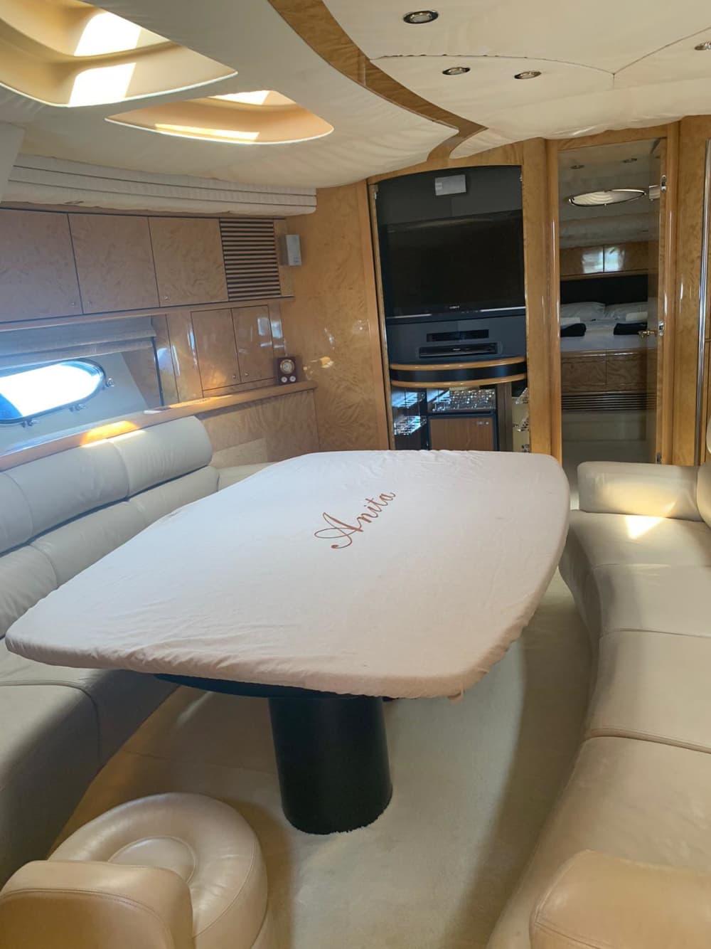 Panorami impareggiabili di Siracusa: una giornata di altissimo livello su uno yacht a motore.