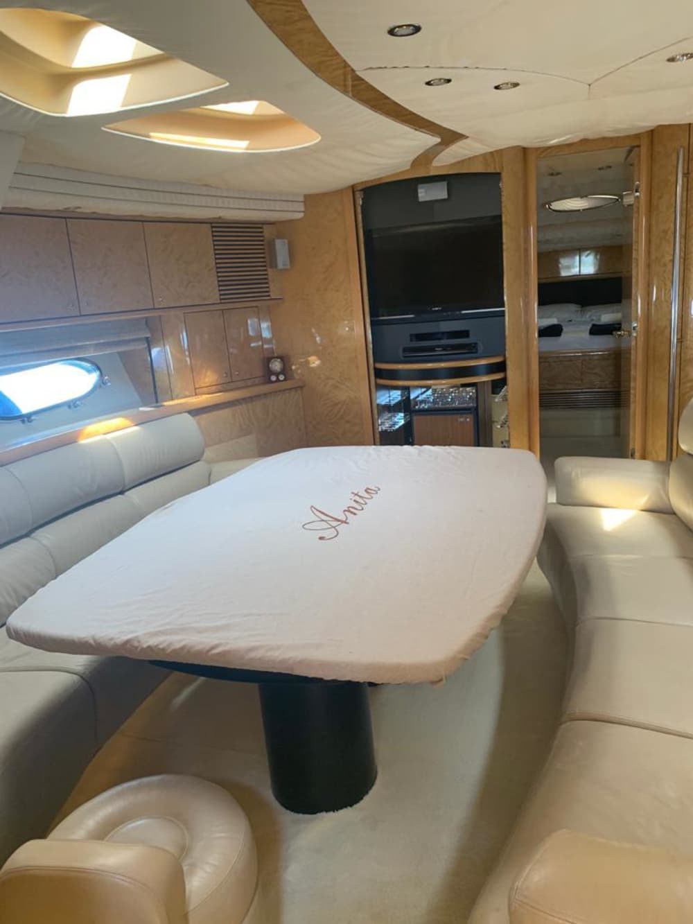 Panorami impareggiabili di Siracusa: una giornata di altissimo livello su uno yacht a motore.