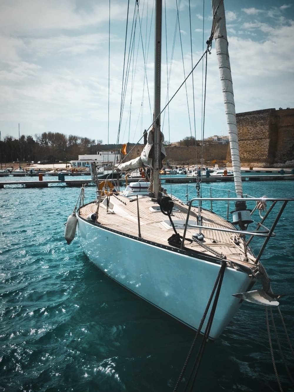 6 ore di navigazione lungo la costa di Santa Maria di Leuca