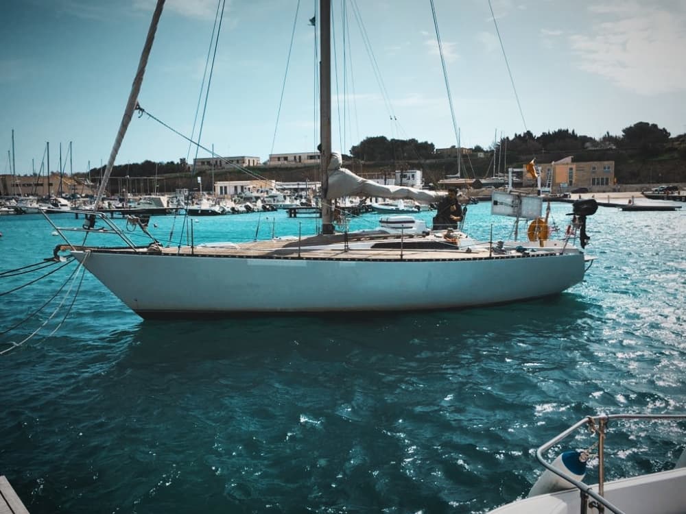 6 ore di navigazione lungo la costa di Santa Maria di Leuca