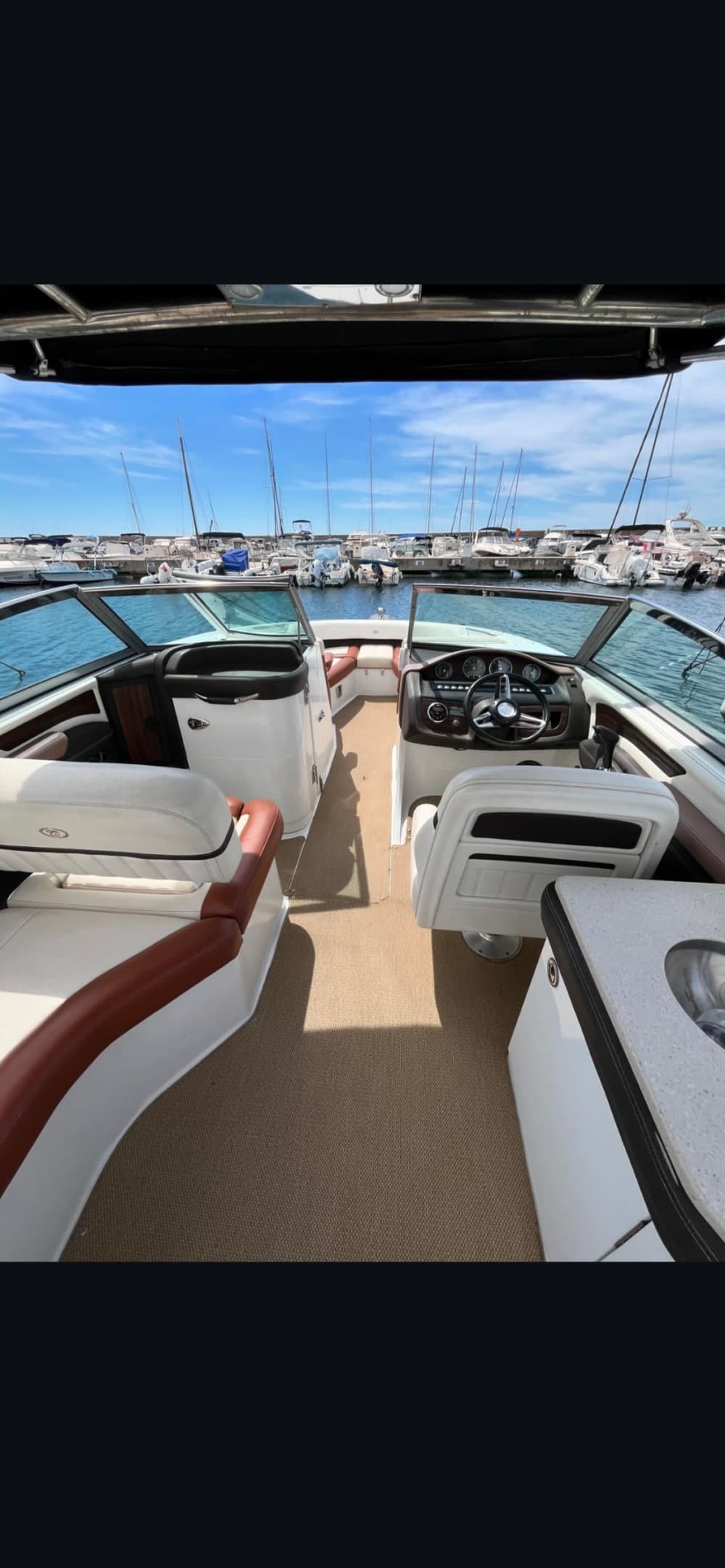 Rent a motorboat for 2h of fun