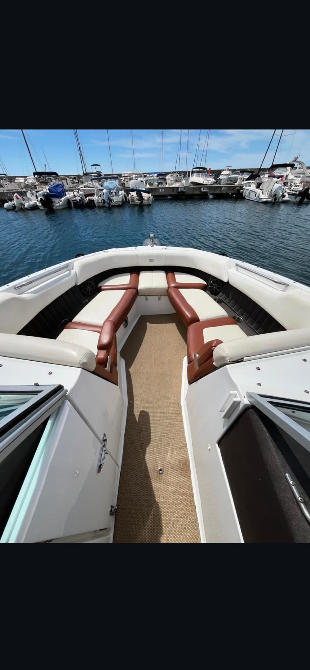 Rent a motorboat for 2h of fun