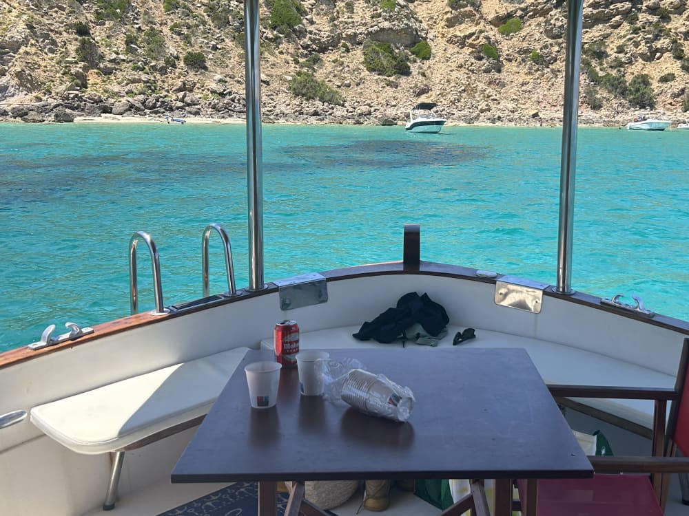 10 ore in paradiso: esplora il nord di Minorca in barca