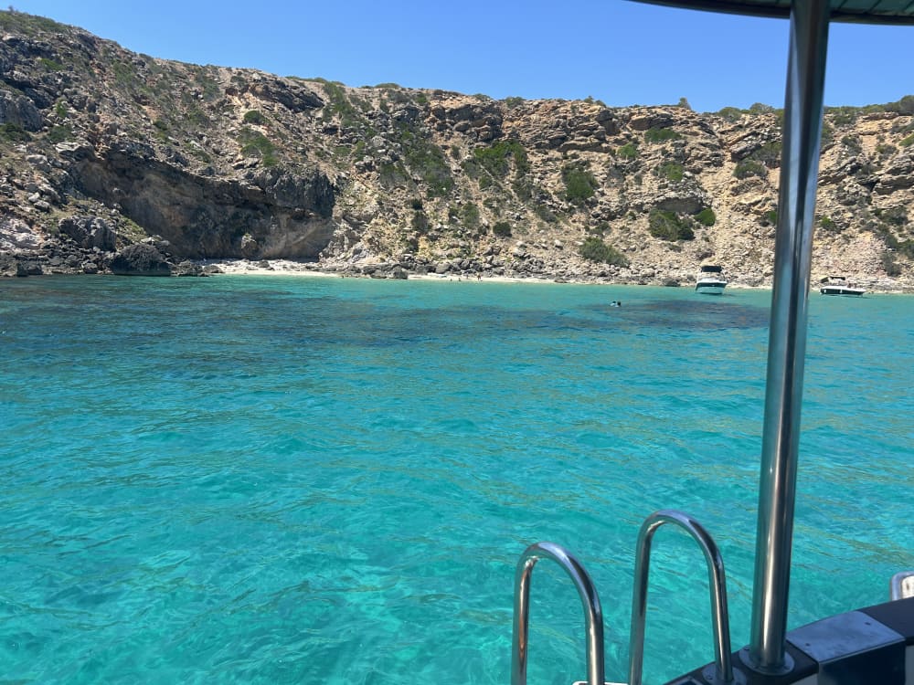 10 ore in paradiso: esplora il nord di Minorca in barca