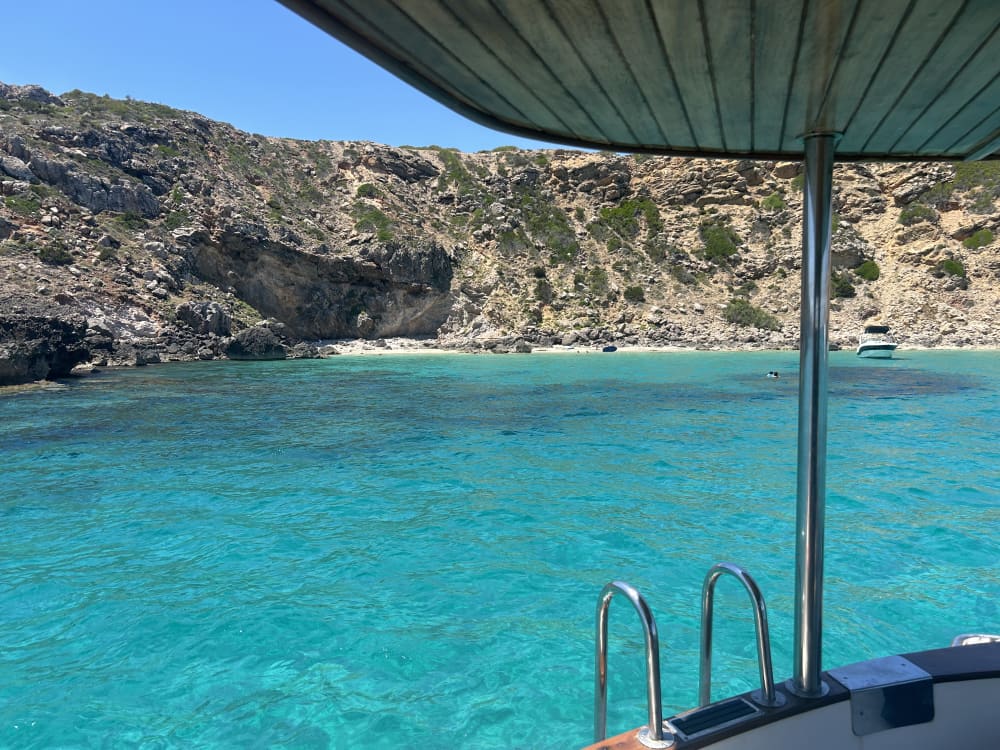 10 ore in paradiso: esplora il nord di Minorca in barca