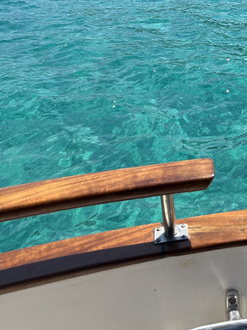 10 ore in paradiso: esplora il nord di Minorca in barca