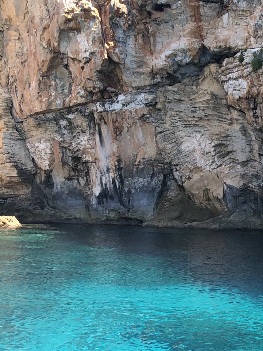 10 ore in paradiso: esplora il nord di Minorca in barca