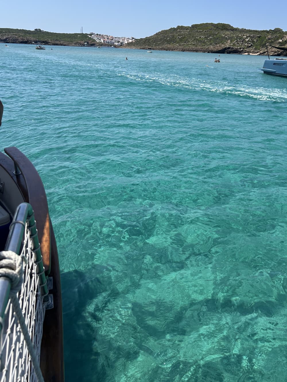 10 ore in paradiso: esplora il nord di Minorca in barca