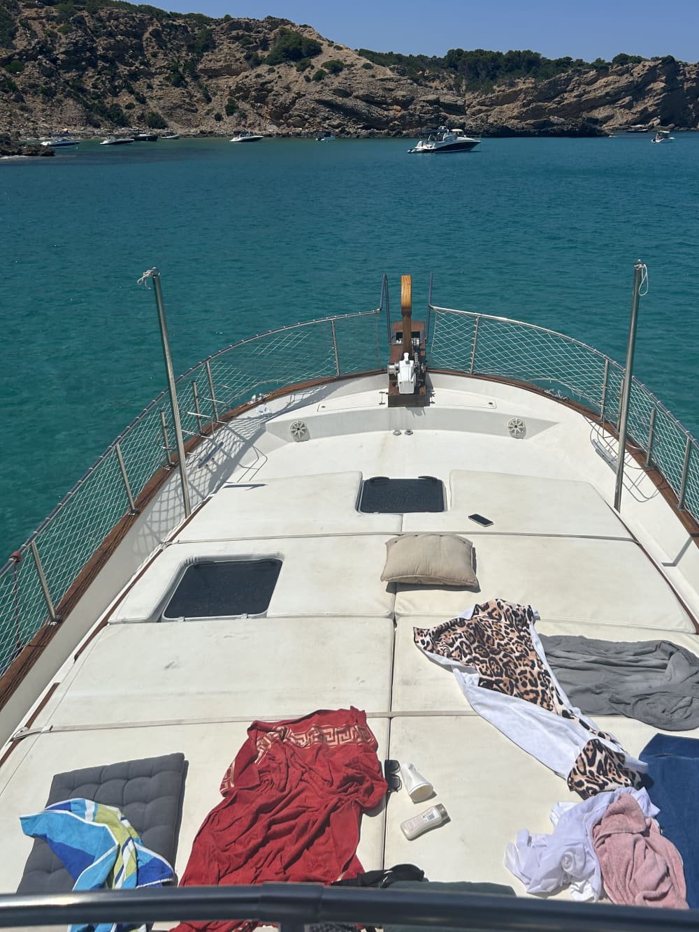 10 ore in paradiso: esplora il nord di Minorca in barca