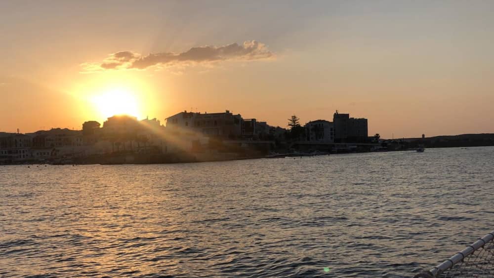 10 ore in paradiso: esplora il nord di Minorca in barca