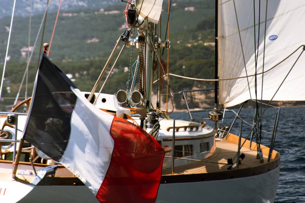 Vela e Mediterraneo 8 ore: Avventura Intima con partenza da Saint-Cyr-sur-Mer