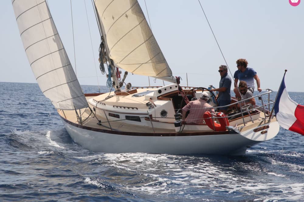 Vela e Mediterraneo 8 ore: Avventura Intima con partenza da Saint-Cyr-sur-Mer