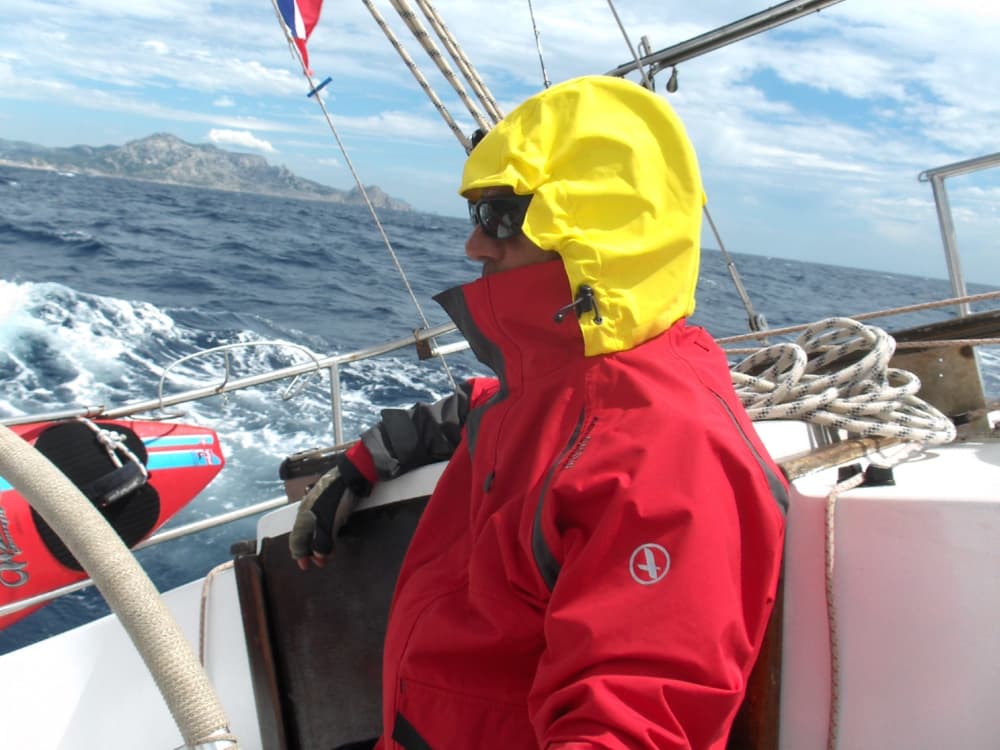 Navegue pelas águas azuis de Montpellier: Sua expedição de veleiro particular de 9h30