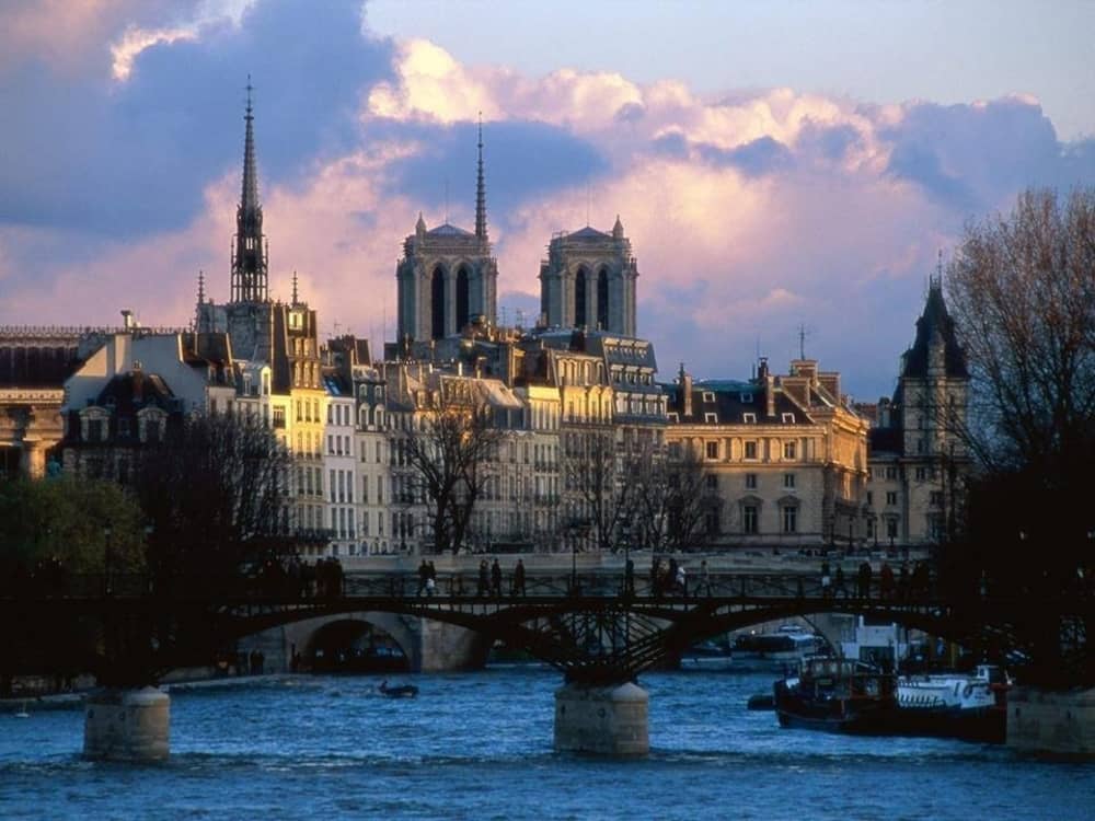 Commencez vos vacances par 4 heures de plaisir sur un bateau à moteur