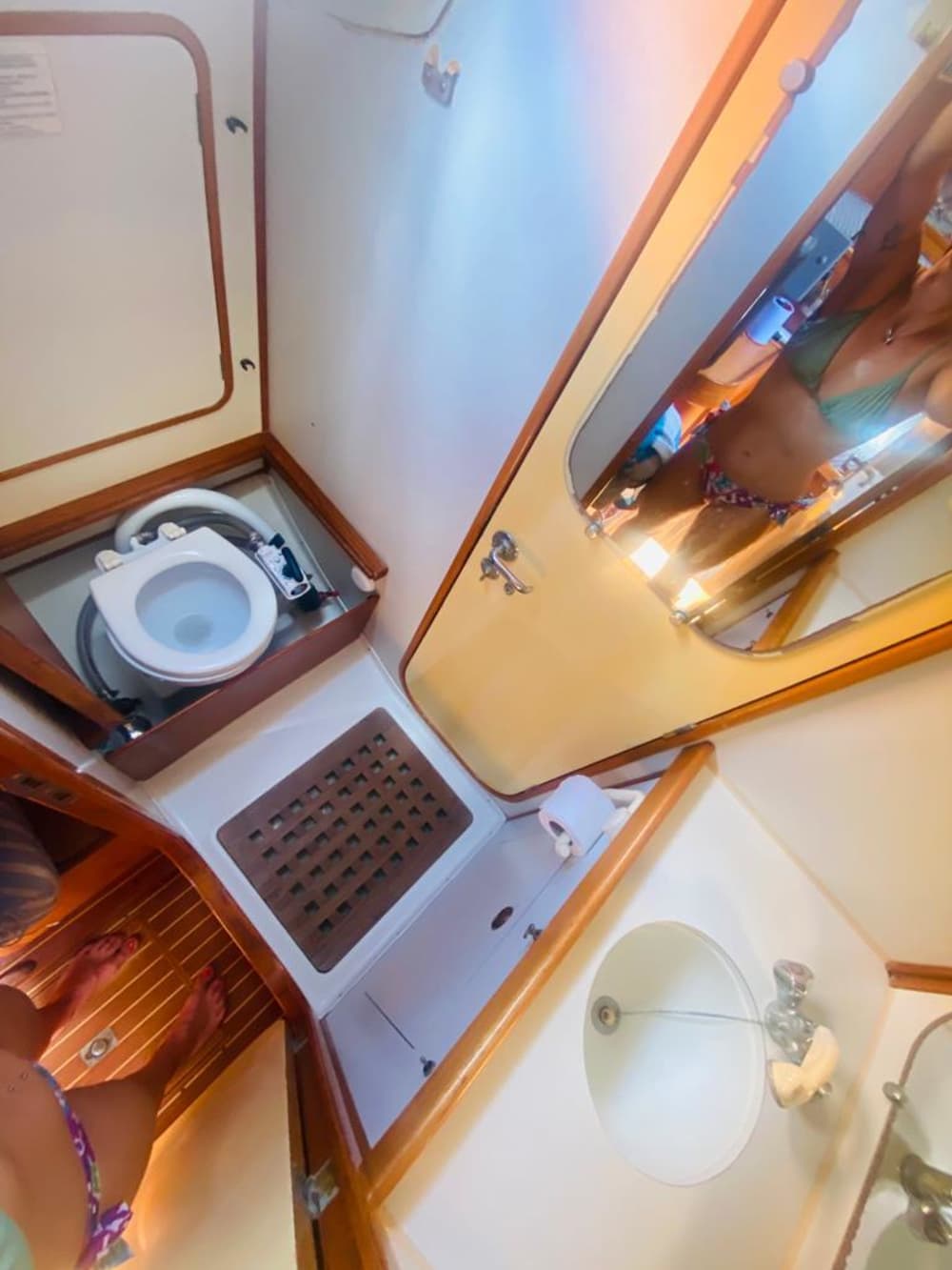 Goditi un'intera giornata di navigazione a Scario su una barca a vela.