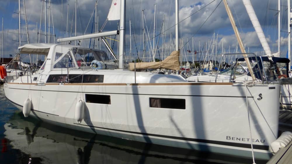 Excursión privada en velero de 8 horas en Arzon