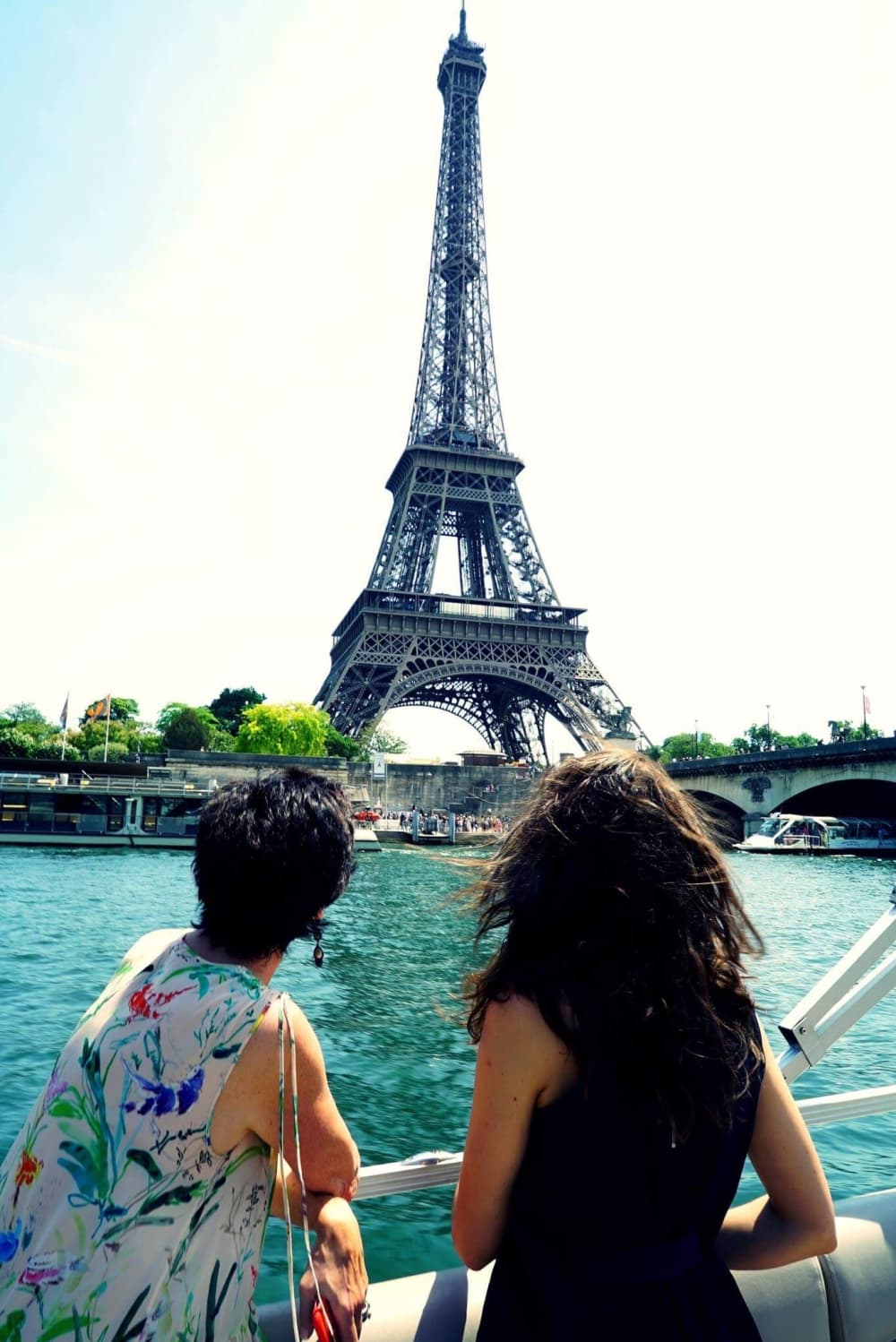 Magiska Paris: En kryssning till historiens hjärta och ikoniska monument