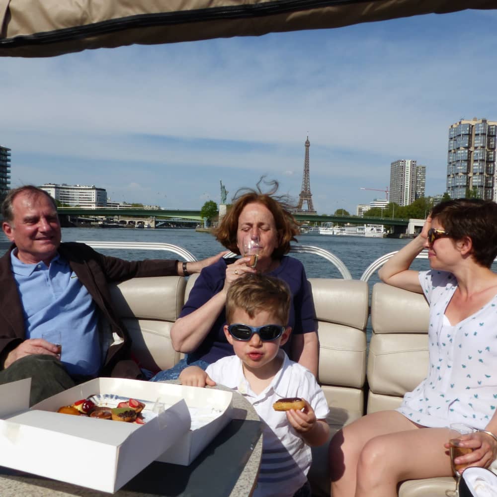 Magiska Paris: En kryssning till historiens hjärta och ikoniska monument