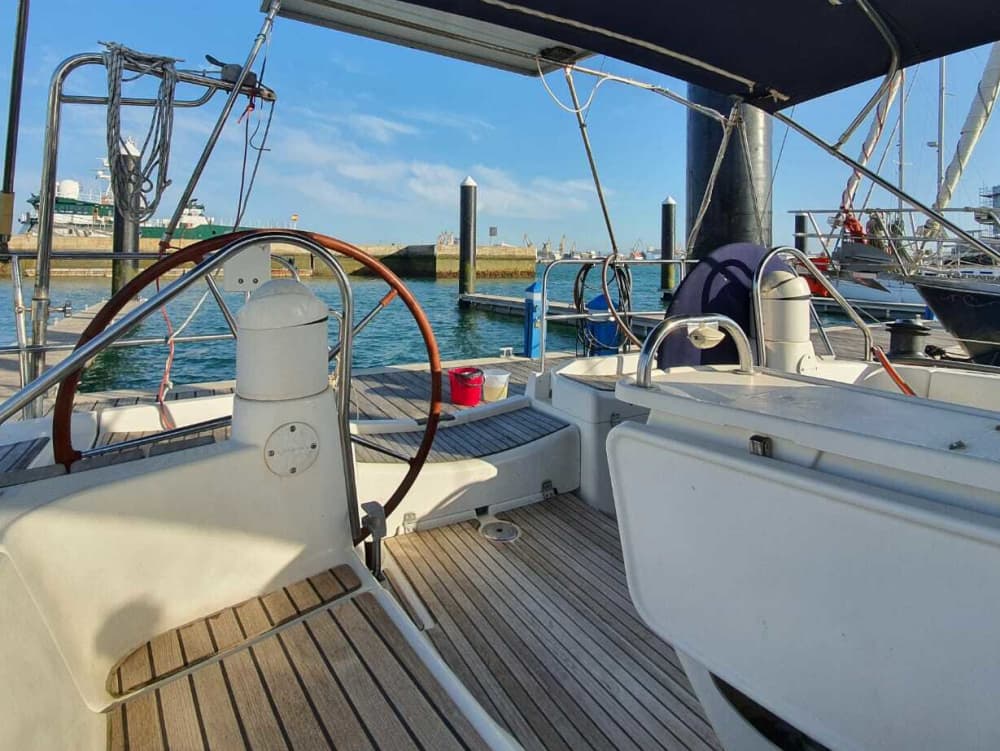 8 ore di navigazione lungo la costa di Cadice