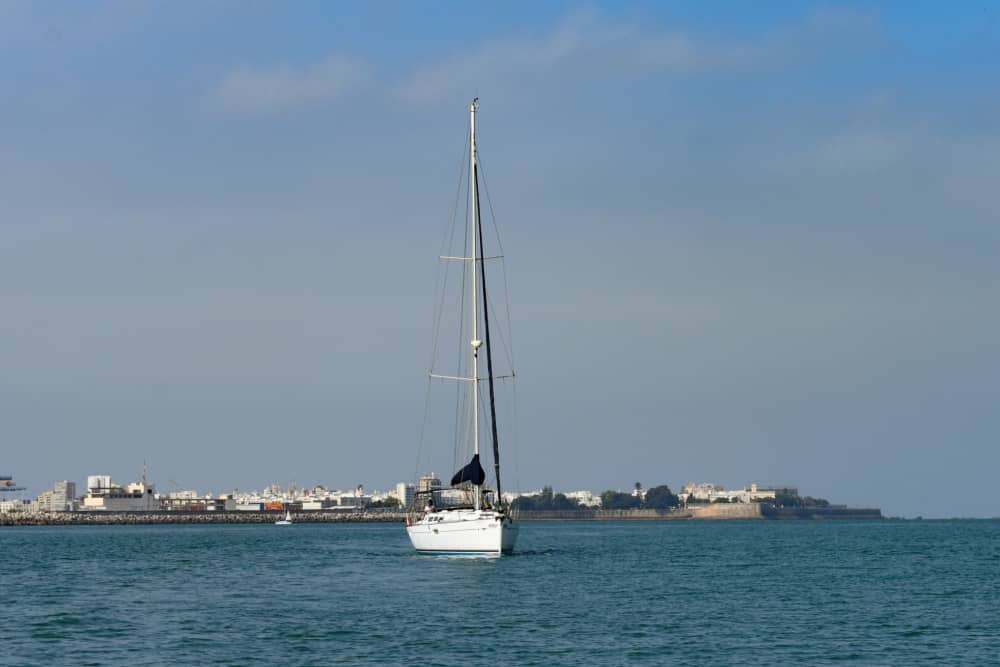 8 ore di navigazione lungo la costa di Cadice