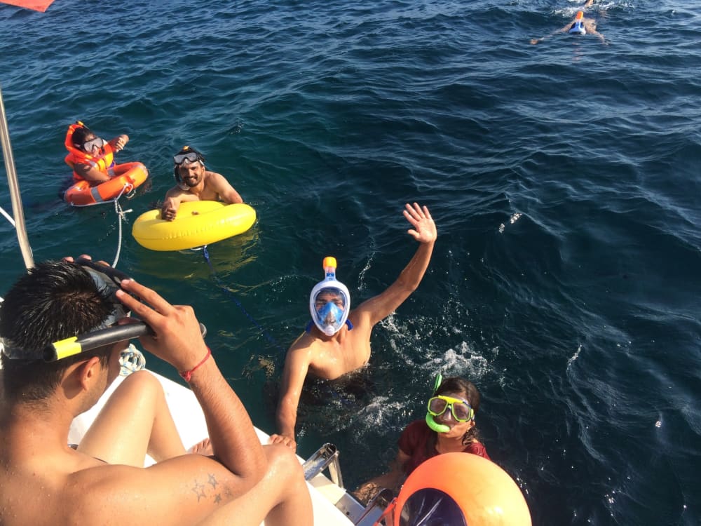 Prepare-se para a alegria: um dia inteiro de autêntica navegação à vela em La Manga.