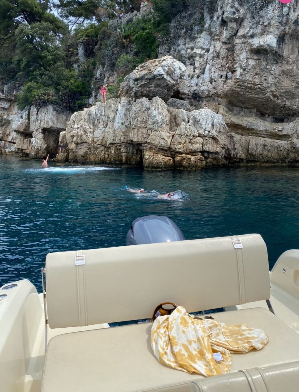 The Secret Coves of Cap d'Antibes: Exclusive Excursion