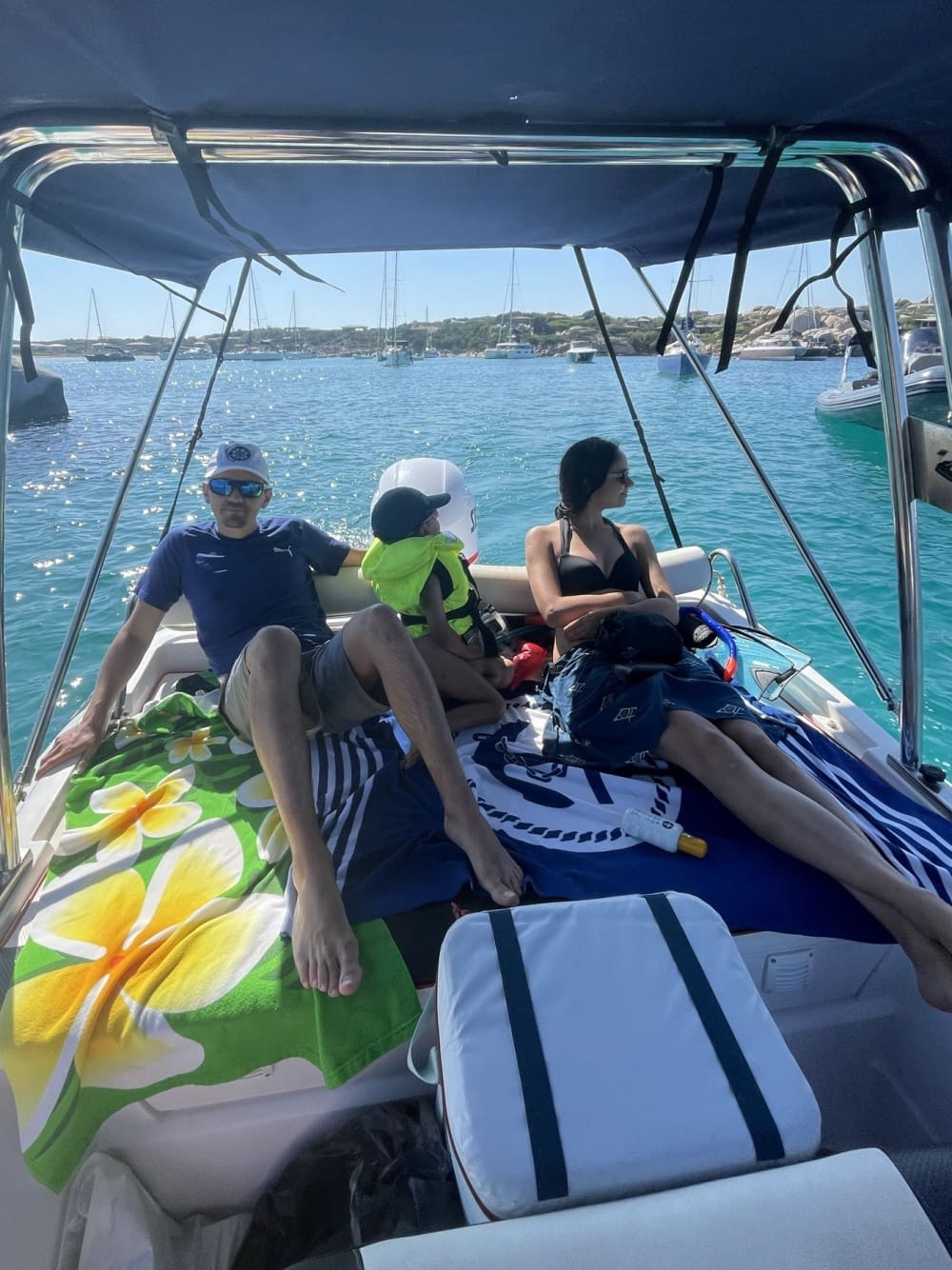 2 ore e 45 minuti per esplorare Bonifacio in motoscafo.