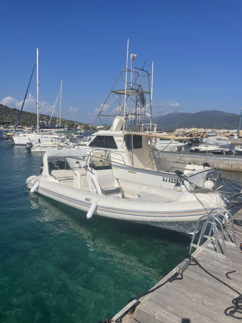 2 ore e 45 minuti per esplorare Bonifacio in motoscafo.