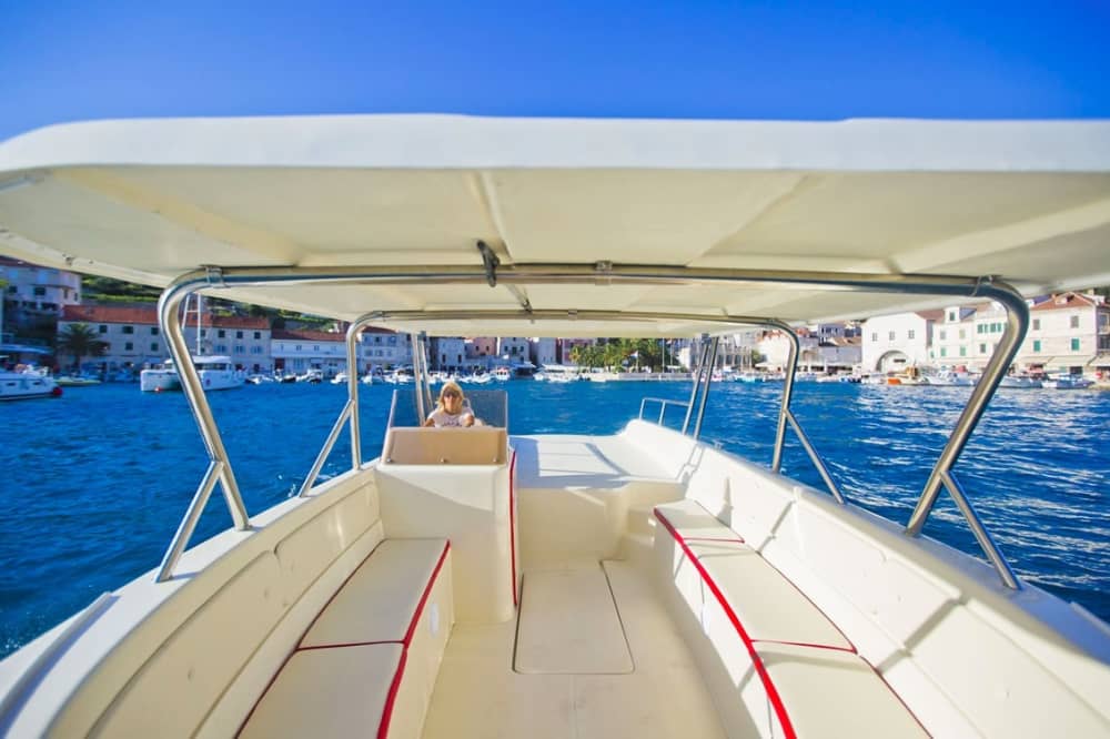 Excursion privée en hors-bord - Îles Pakleni et côté sud