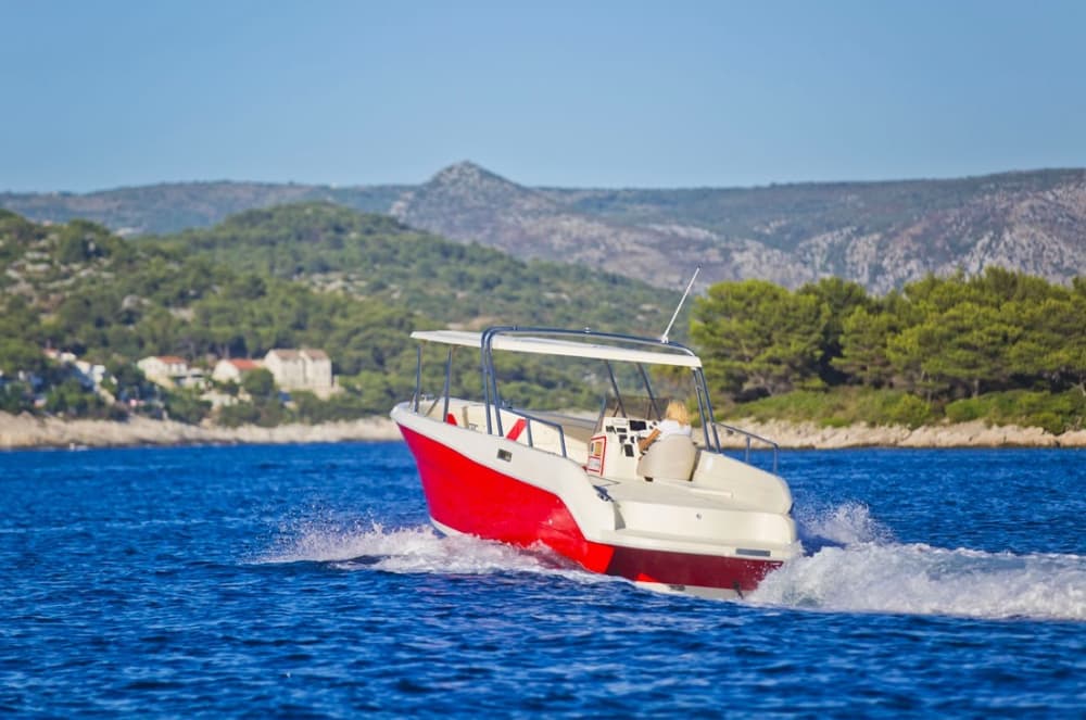 Excursion privée en hors-bord - Îles Pakleni et côté sud