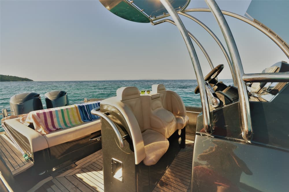 Upptäck Paxi på en motorbåt i 10 timmar