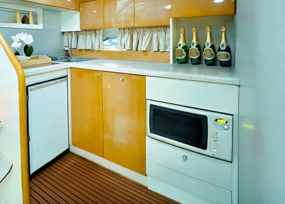 FUGA PER UN GIORNO | Crociera sull'isola