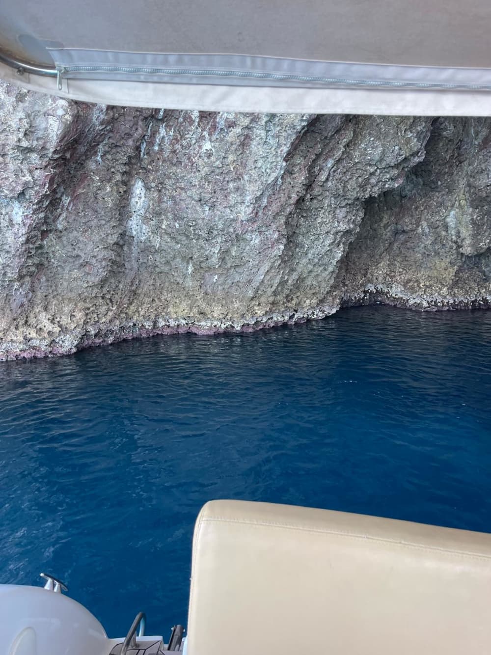 Heldags båttur i Taormina Bay: dolda vikar och kristallklart vatten