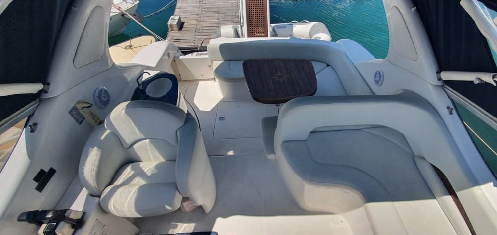 Profitez de 9 heures de navigation à moteur pour explorer Céphalonie.