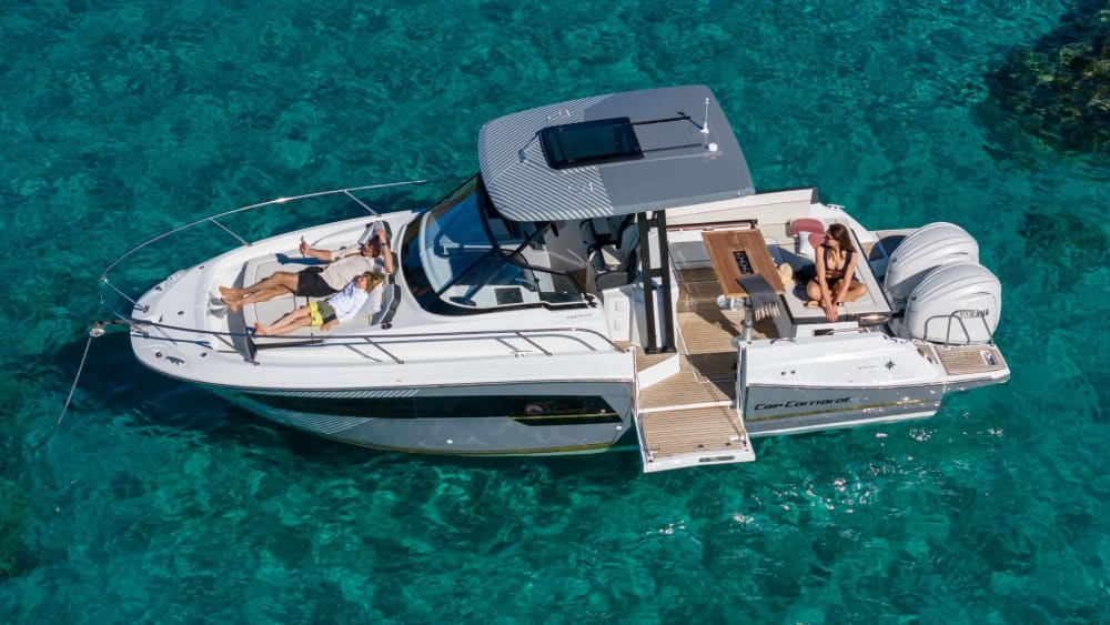 2h45 de soleil autour de Porto Cervo en bateau à moteur